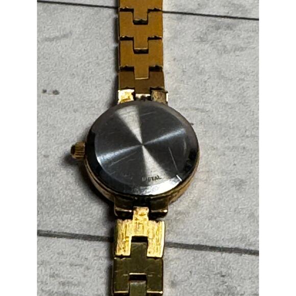 Gold Plated Case Wittnauer Gold Wristwatch With Crystal Bezel - Picture 4 of 4